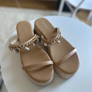 Sea shell platform sandal